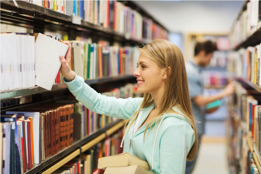 図書館スタッフ